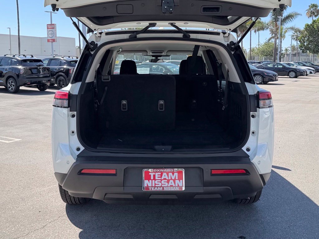 Certified 2024 Nissan Pathfinder SV FWD image 8