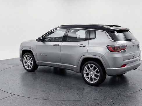 Used 2025 Jeep Compass Limited image 6