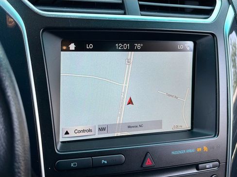Used 2019 Ford Explorer Limited w/ Class III Trailer Tow Package FWD image 16
