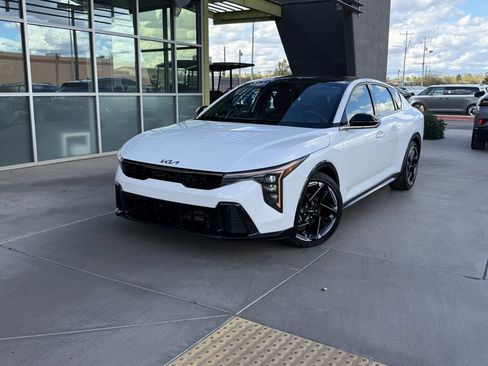 Used 2025 Kia K4 GT-Line w/ GT-Line Premium Package image 2