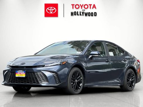 New 2026 Toyota Camry SE FWD image 7