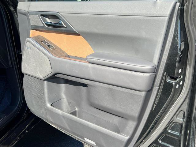 Certified 2026 Lexus GX 550 w/ Cold Area Package AWD/4WD image 14