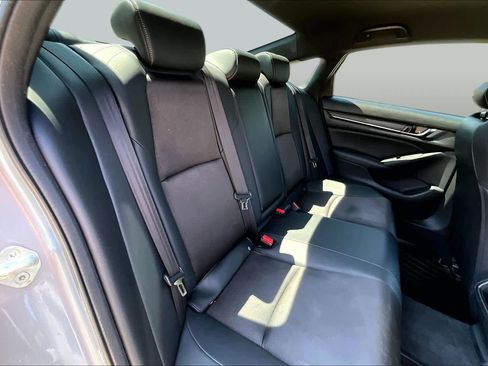 Used 2022 Honda Accord Sport image 17