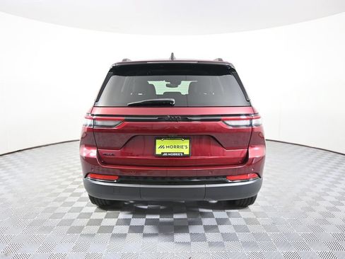 Used 2023 Jeep Grand Cherokee Altitude AWD/4WD image 5