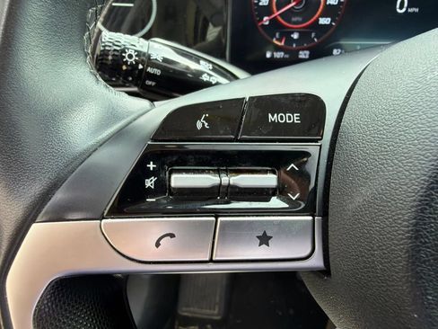 Used 2025 Hyundai Elantra SEL FWD image 26