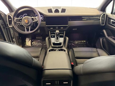Certified 2023 Porsche Cayenne AWD/4WD image 16