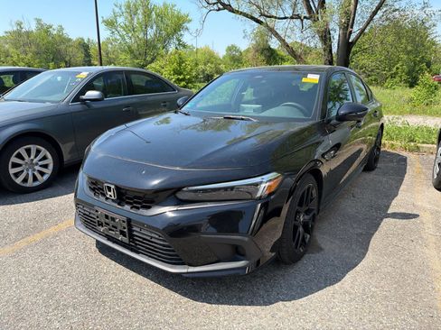 Used 2023 Honda Civic Sport image 8