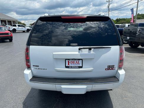 Used 2009 GMC Yukon Denali AWD/4WD image 3