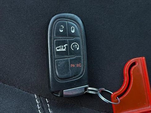 Used 2015 Jeep Cherokee Latitude w/ Comfort/Convenience Group image 26