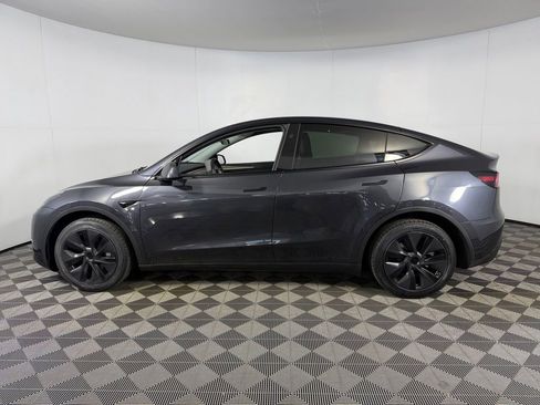 Used 2024 Tesla Model Y Long Range AWD/4WD image 9