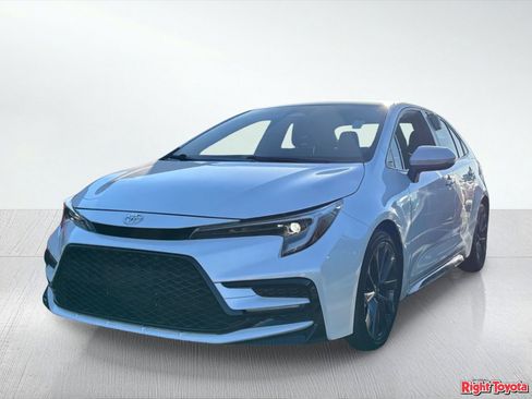 Used 2024 Toyota Corolla SE FWD image 2