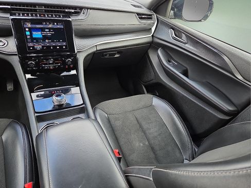 Used 2024 Jeep Grand Cherokee L Laredo image 13