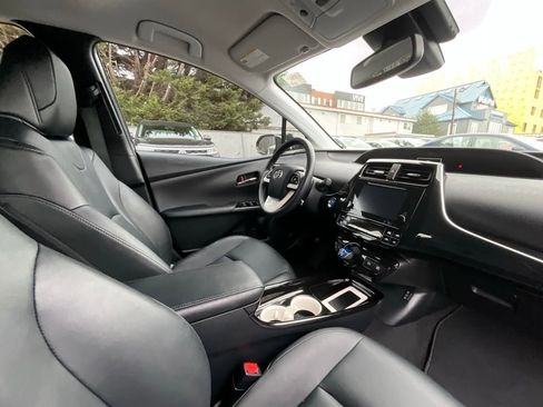 Used 2017 Toyota Prius Two image 17