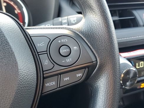 Used 2025 Toyota RAV4 XLE image 23