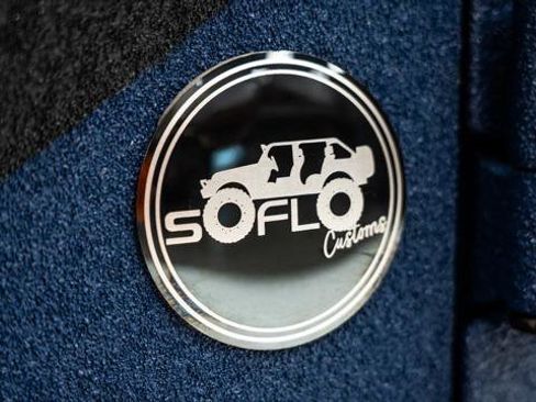 Used 2025 Jeep Gladiator Sport image 19