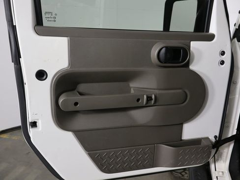 Used 2008 Jeep Wrangler Unlimited Rubicon w/ PWR Convenience Group image 16