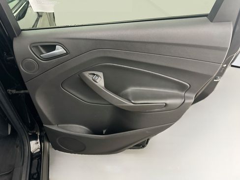 Used 2018 Ford Escape Titanium FWD image 31