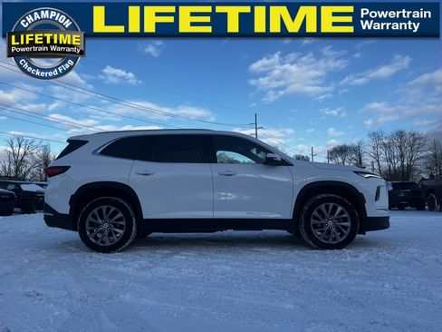Used 2025 Buick Enclave Preferred image 6