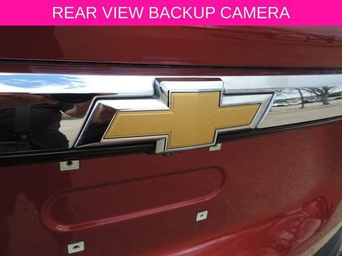 Used 2023 Chevrolet Traverse LT image 12