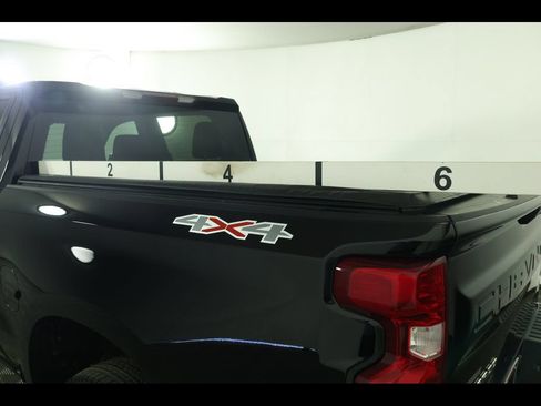 Used 2023 Chevrolet Silverado 1500 LT AWD/4WD image 12