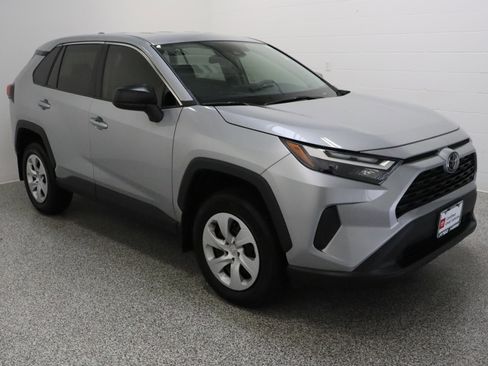 Used 2025 Toyota RAV4 LE FWD image 4