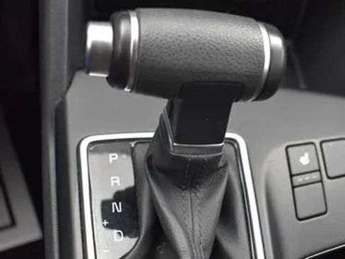 Used 2024 Kia Sportage LX image 36