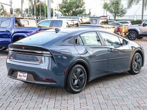 New 2026 Toyota Prius Plug-In Hybrid FWD image 7