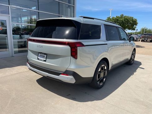 New 2026 Kia Carnival EX FWD image 5