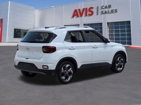 Used 2025 Hyundai Venue SEL FWD image 6