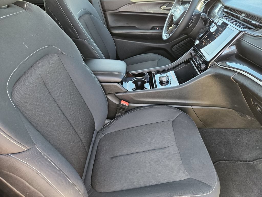 Used 2023 Jeep Grand Cherokee L Laredo AWD/4WD image 15