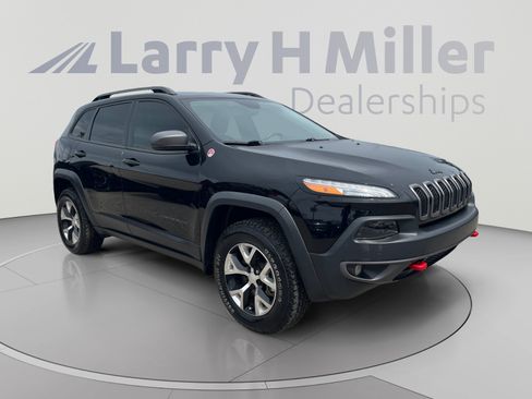 Used 2018 Jeep Cherokee Trailhawk w/ Quick Order Package 27L AWD/4WD image 7