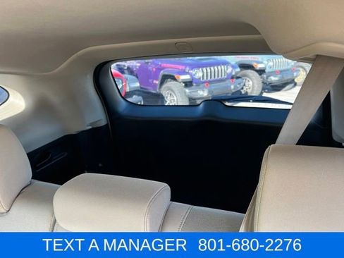 Used 2018 Honda CR-V LX image 17