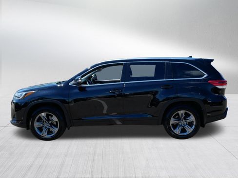 Used 2017 Toyota Highlander Limited Platinum AWD/4WD image 4