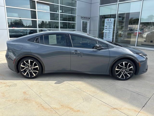 Used 2024 Toyota Prius Prime FWD image 8