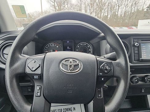 Used 2019 Toyota Tacoma SR image 15