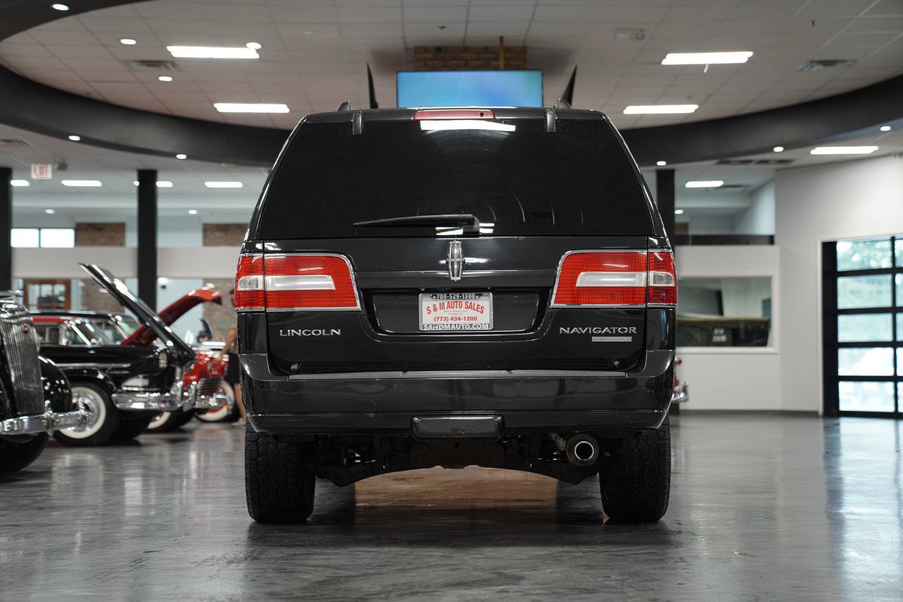 Used 2012 Lincoln Navigator 4WD image 12
