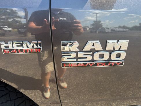 Used 2018 RAM 2500 Tradesman w/ Chrome Appearance Group AWD/4WD image 11