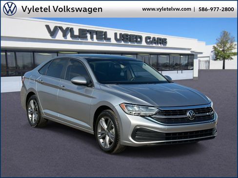 Certified 2024 Volkswagen Jetta SE w/ Panoramic Sunroof Package image 1