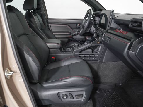 Used 2025 Toyota 4Runner TRD Pro AWD/4WD image 8