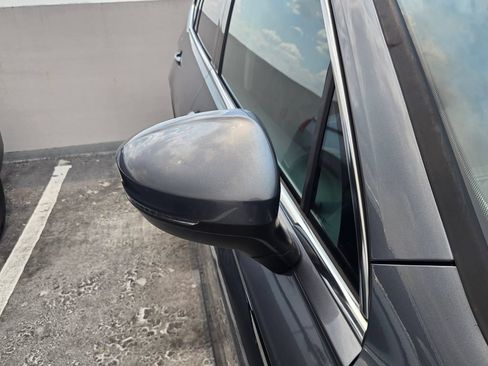 Used 2023 Volkswagen Tiguan SE FWD image 10