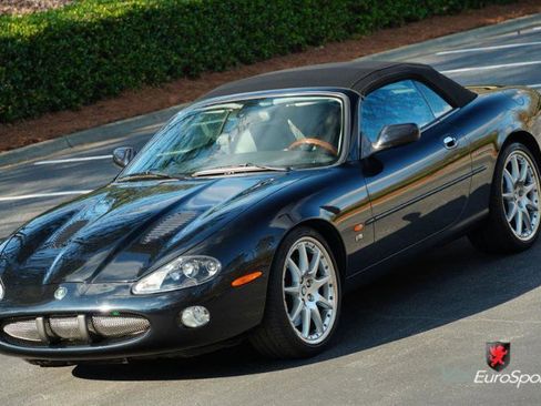 Used 2003 Jaguar XK8 Convertible image 3