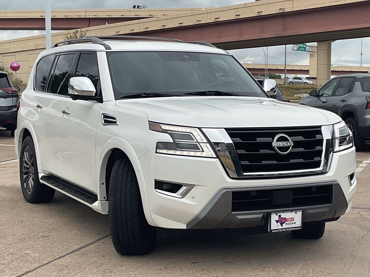 Used 2023 Nissan Armada Platinum w/ Cargo Package RWD image 3
