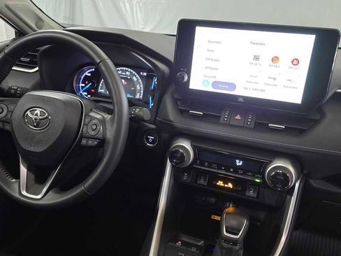Used 2025 Toyota RAV4 XLE Premium w/ Weather Package AWD/4WD image 11