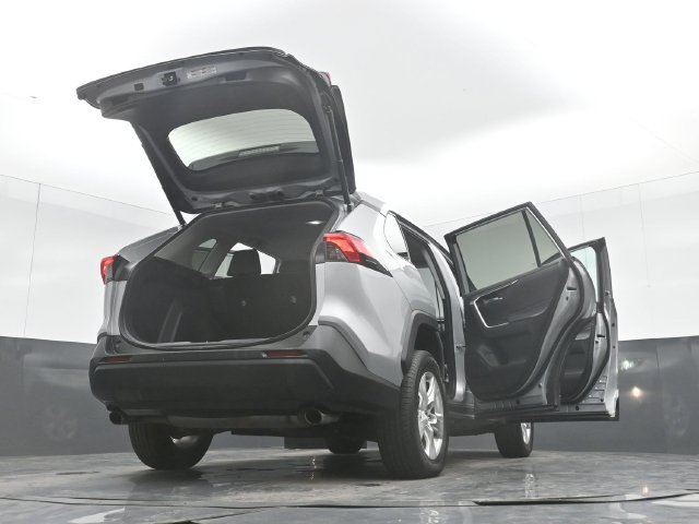 Used 2021 Toyota RAV4 XLE w/ Convenience Package FWD image 56