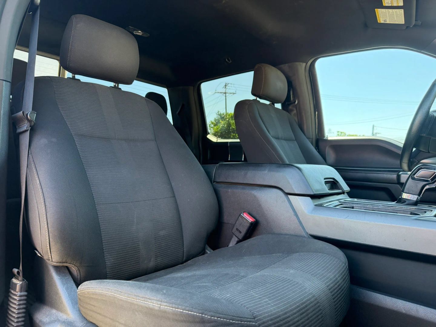 Used 2015 Ford F150 XLT w/ Equipment Group 302A Luxury AWD/4WD image 16