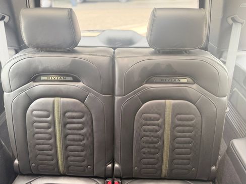 Used 2025 Rivian R1S Adventure AWD/4WD image 19