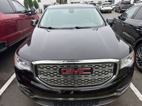 Used 2017 GMC Acadia Denali w/ Technology Package FWD image 6