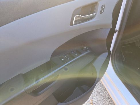 Used 2014 Chevrolet Sonic LTZ image 10