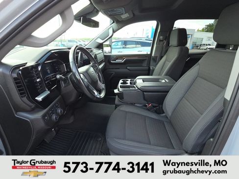 Used 2024 Chevrolet Silverado 1500 RST w/ Z71 Off-Road Package AWD/4WD image 16