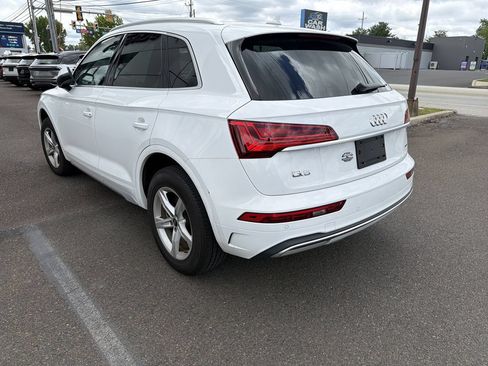 Used 2024 Audi Q5 2.0T Premium w/ Convenience Package AWD/4WD image 3